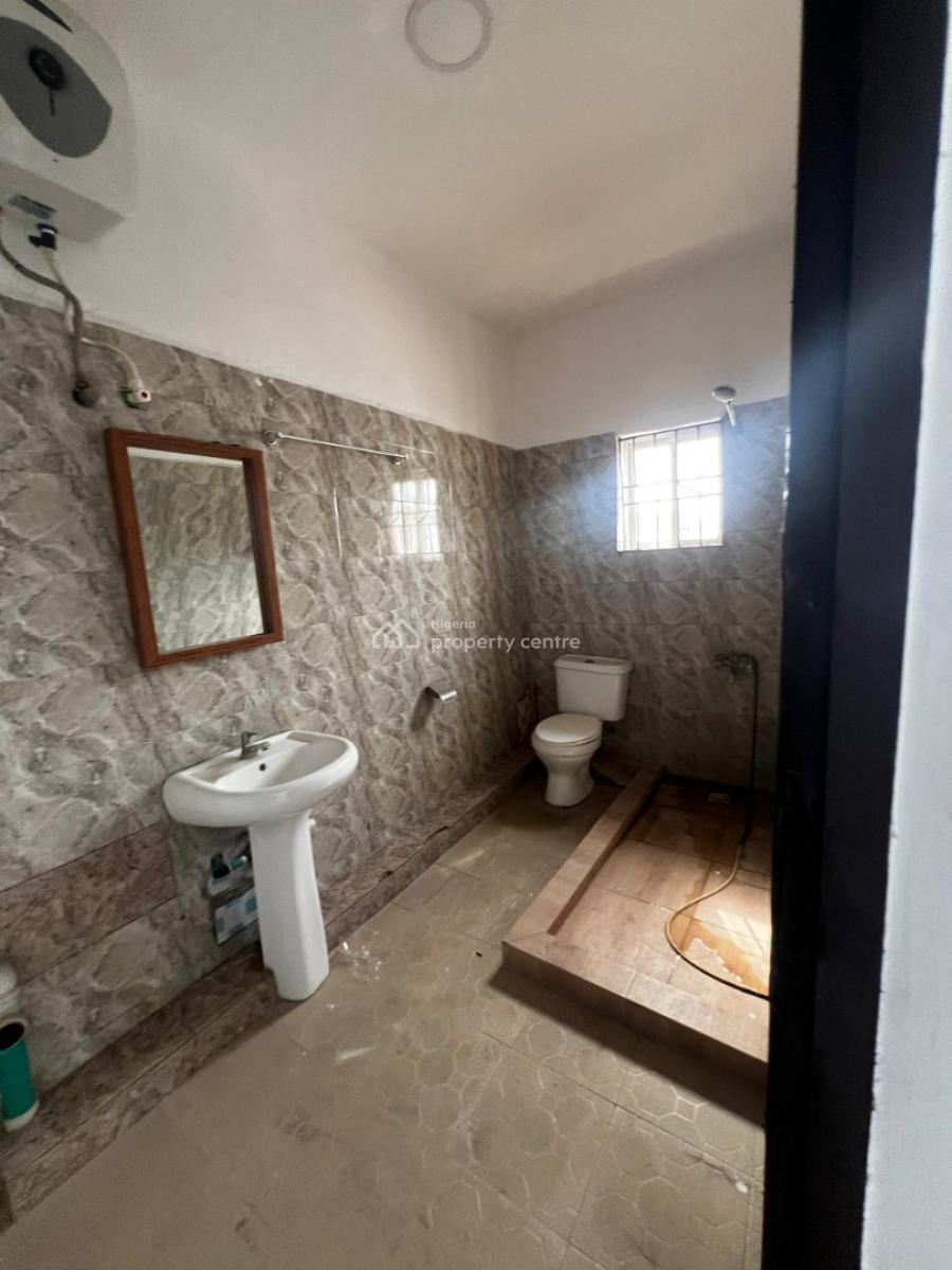 3 Bedroobed Apartment Upstairs Available in a Serene Neighborhood, Ikate, Lekki, Lagos, Flat / Apartment for Rent