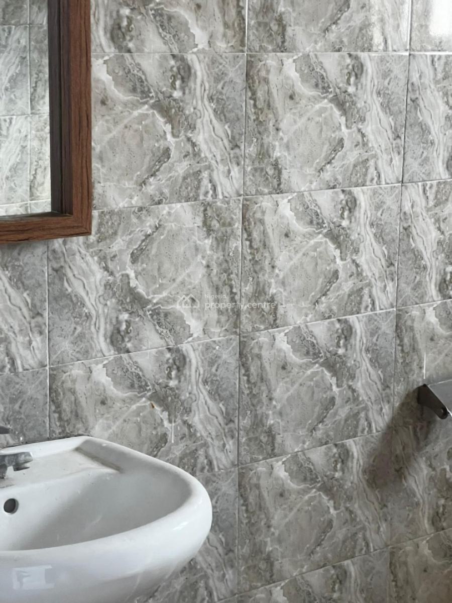 3 Bedroobed Apartment Upstairs Available in a Serene Neighborhood, Ikate, Lekki, Lagos, Flat / Apartment for Rent