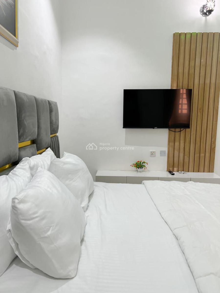 Luxury 2 Bedroom Apartment with Ac and Ps5, Ikota, Lekki, Lagos, Flat / Apartment Short Let