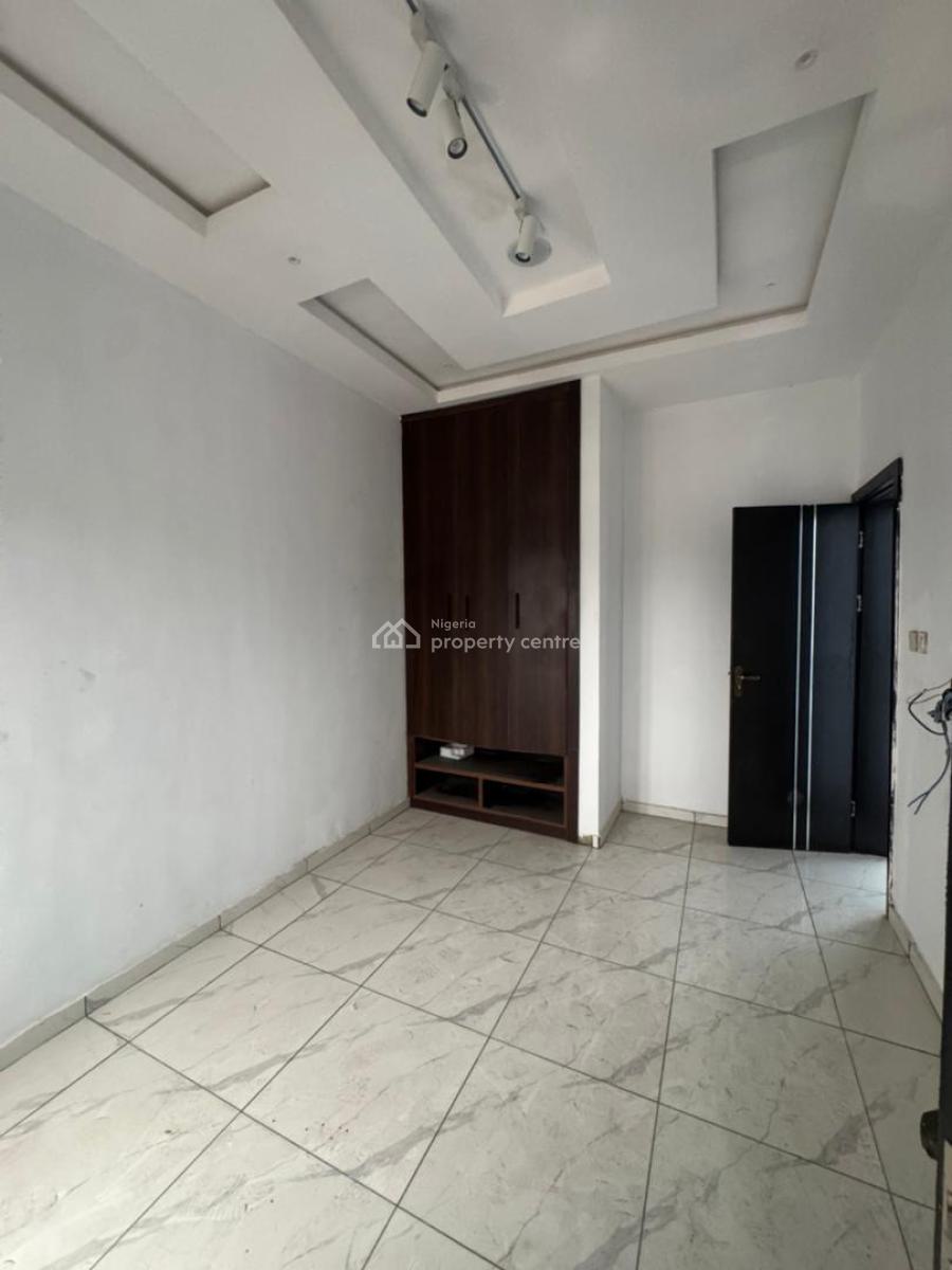 Luxurious 2 Bedroom Flat, Ologolo, Lekki, Lagos, Flat / Apartment for Rent
