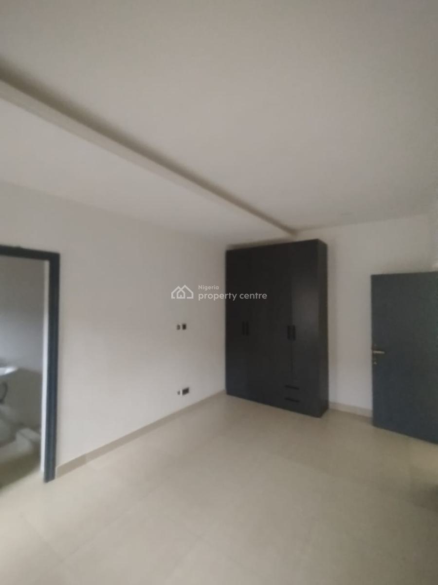 Standard 3 Bedrooms Flat on The Ground Floor on a Tarred Road, Jahi, Abuja, Flat / Apartment for Rent