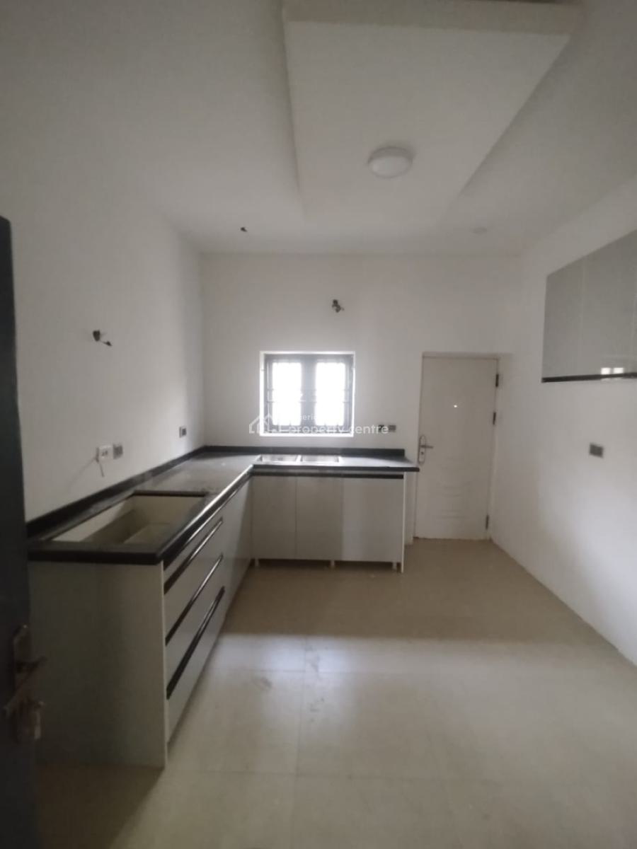Standard 3 Bedrooms Flat on The Ground Floor on a Tarred Road, Jahi, Abuja, Flat / Apartment for Rent