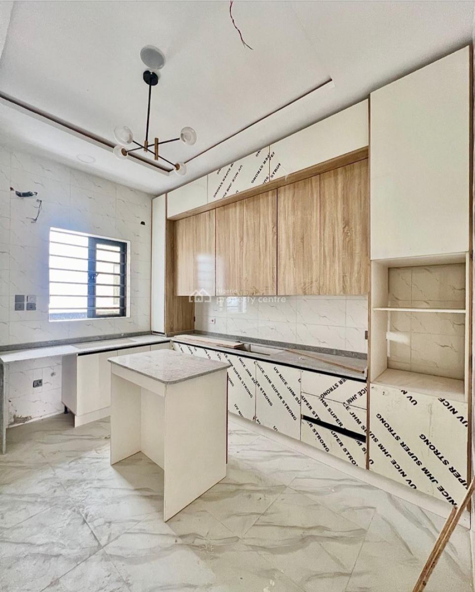 Fully Serviced 4 Bedrooms Terraced Duplex, Osapa, Lekki, Lagos, Terraced Duplex for Sale