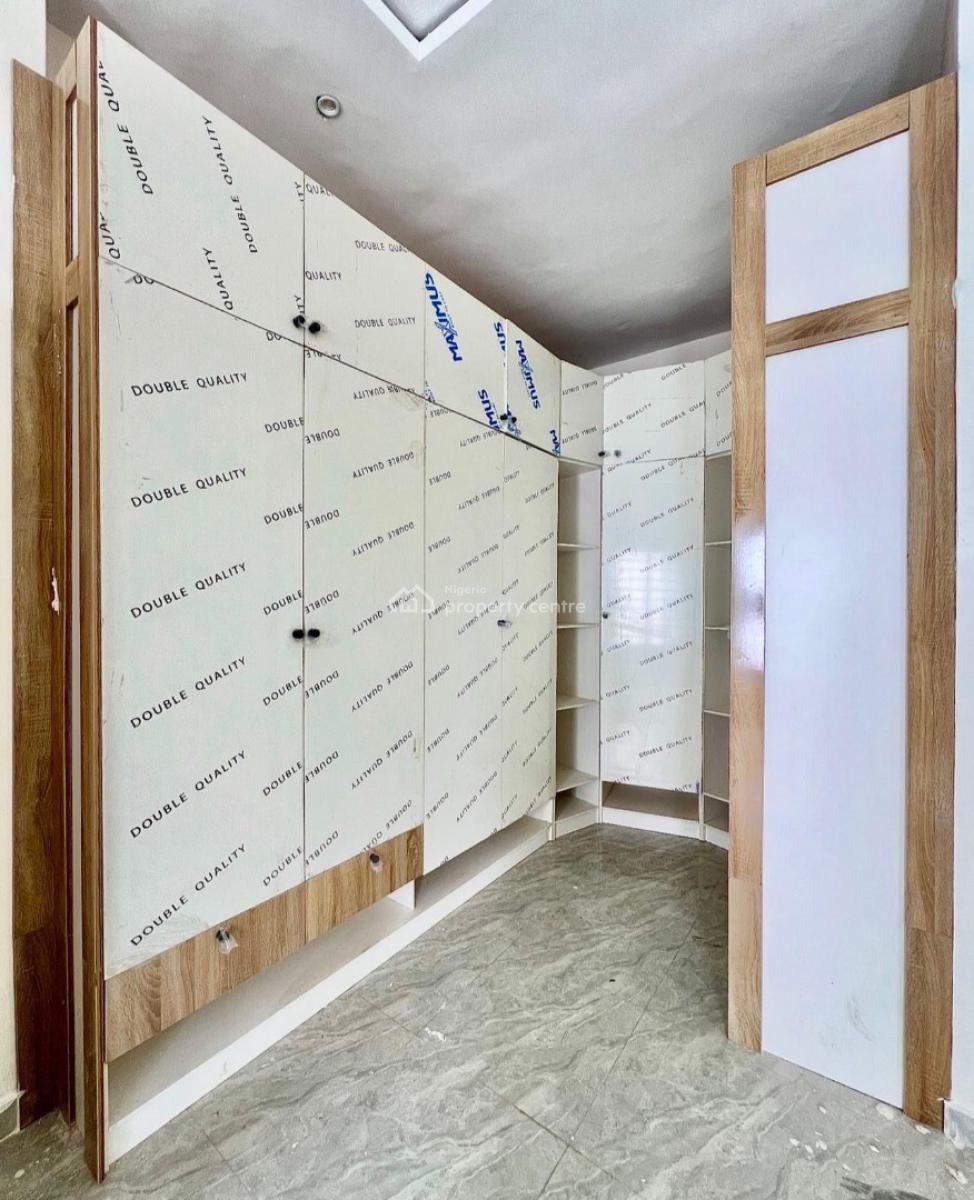 Fully Serviced 4 Bedrooms Terraced Duplex, Osapa, Lekki, Lagos, Terraced Duplex for Sale