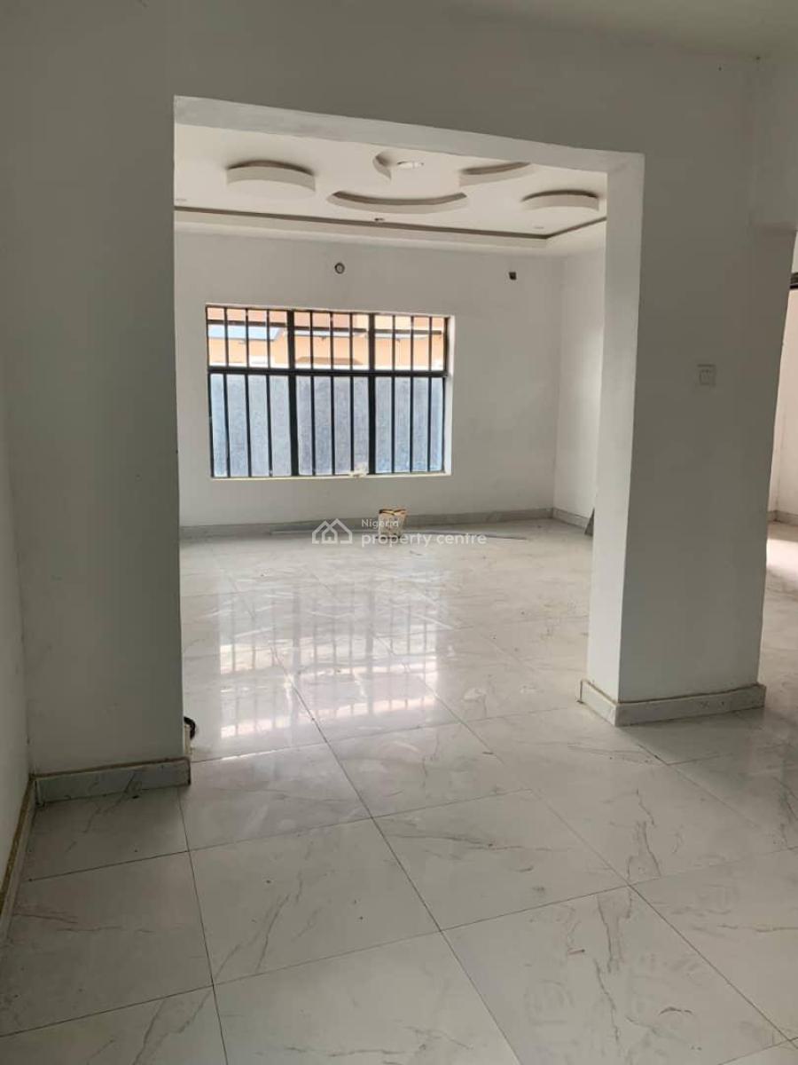 Distress 4 Bedroom Fully Detached Duplex (250sqm) Location: Road H, Ogombo Road H, Ajah, Lagos, Detached Duplex for Sale