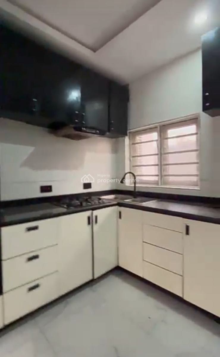 Lovely and Spacious 3 Bedroom Apartment { Video}, Near Blenco Shoppers Hub Addo Road, Ajah, Lagos, Flat / Apartment for Rent