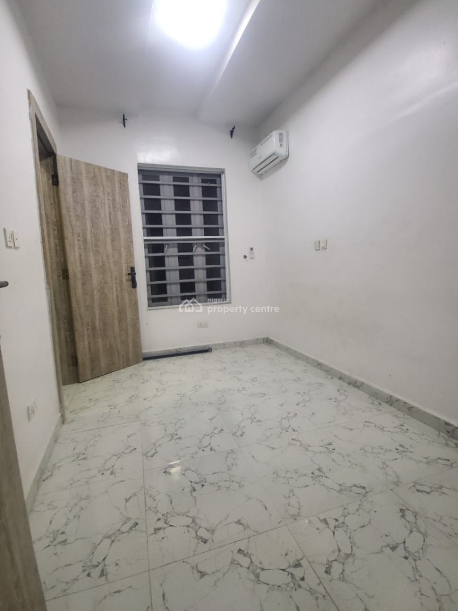 1 Room Shared Kitchen Apartment, Orchid  Road, Lekki, Lagos, Self Contain (single Rooms) for Rent