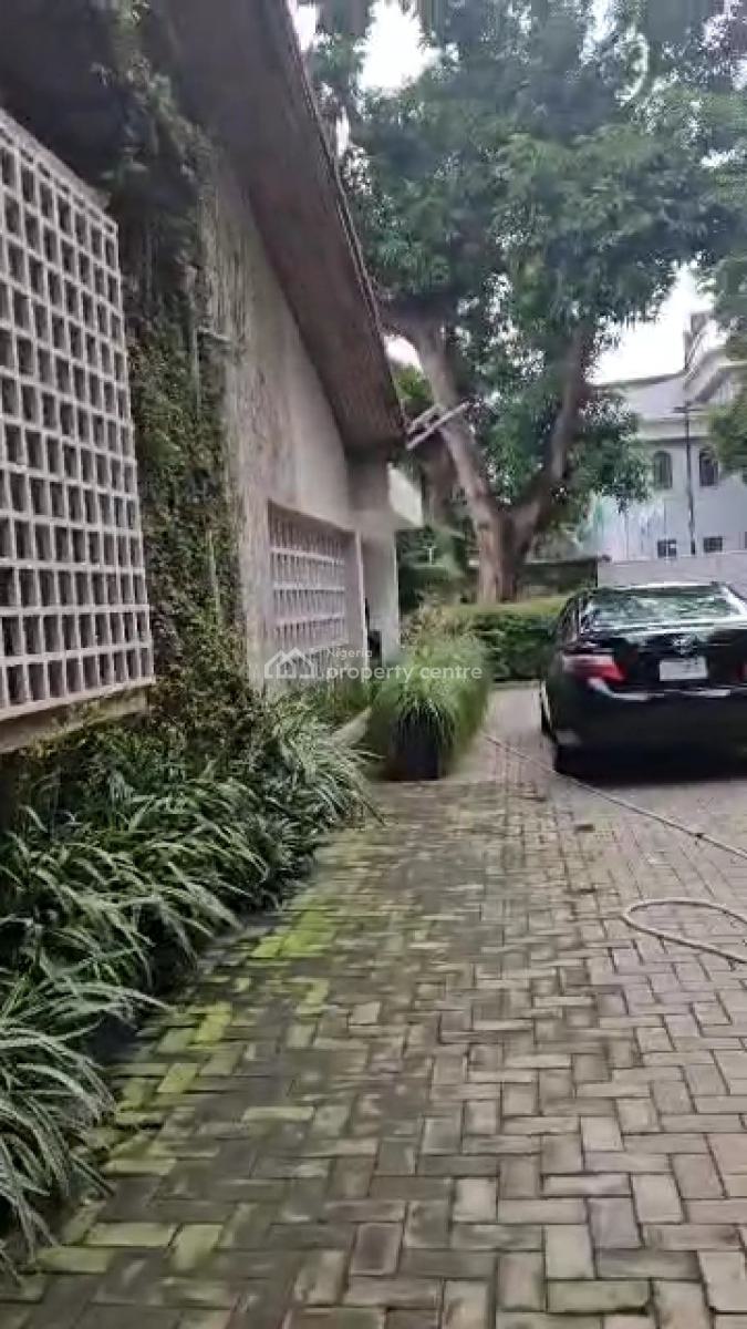 Bungalow on 2000sqm Land, Isaac John, Ikeja Gra, Ikeja, Lagos, Mixed-use Land for Sale