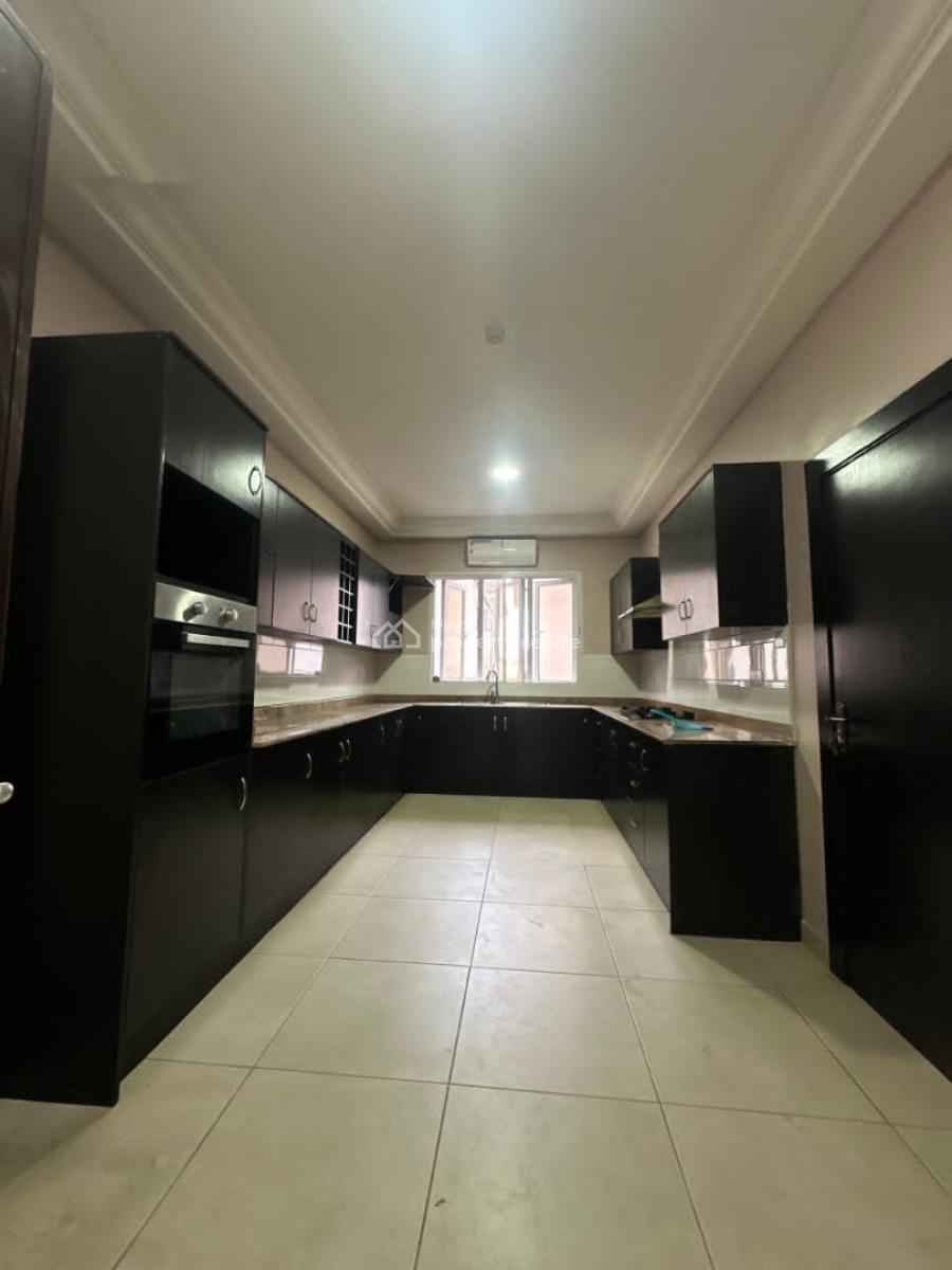 Luxury and Spacious Three Bedroom Flat, Chevyview Estate, Chevron Drive, Lekki Phase 2, Lekki, Lagos, Flat / Apartment for Rent