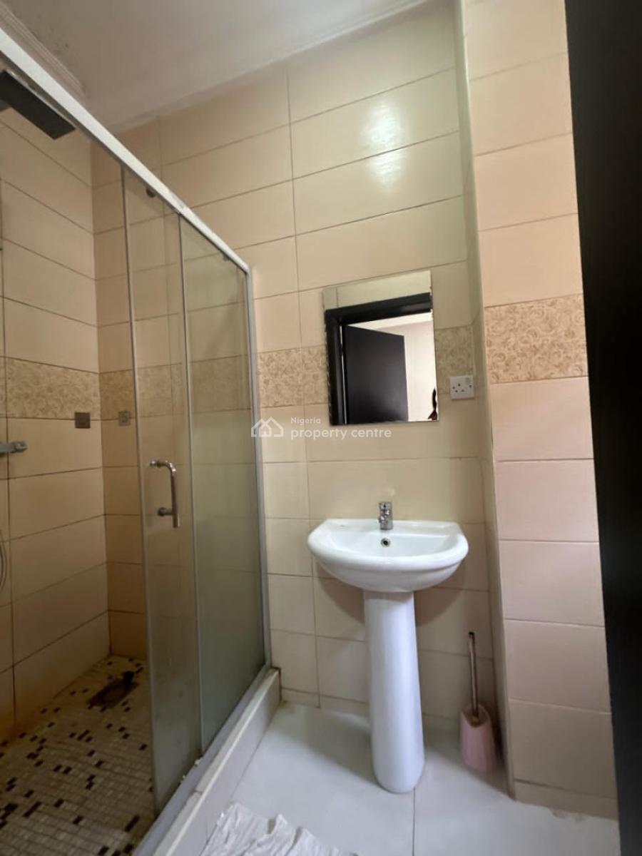 Luxury and Spacious Three Bedroom Flat, Chevyview Estate, Chevron Drive, Lekki Phase 2, Lekki, Lagos, Flat / Apartment for Rent