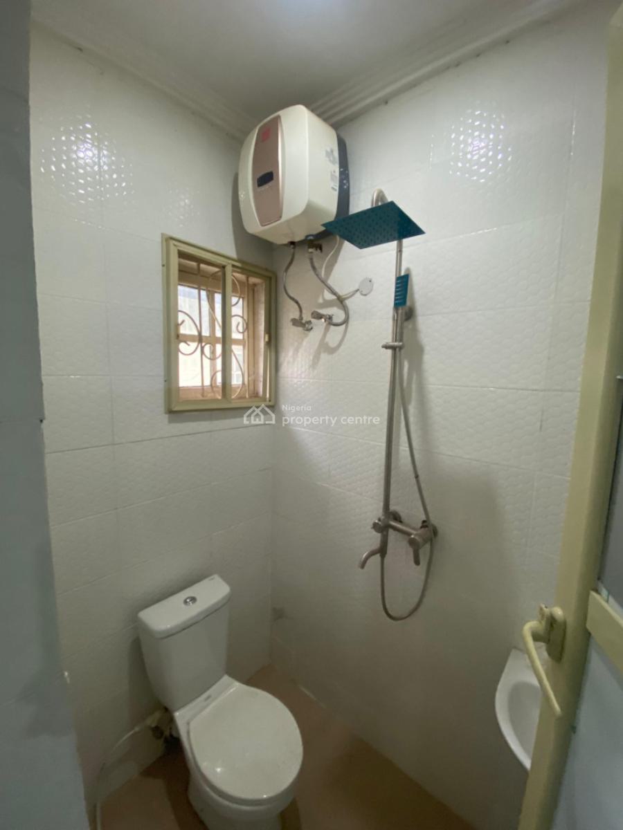 Lovely and Decent 2 Bedroom Flat Upstairs, in an Estate Ojodu Abiodun, Ojodu Berger, Ojodu, Lagos, Flat / Apartment for Rent