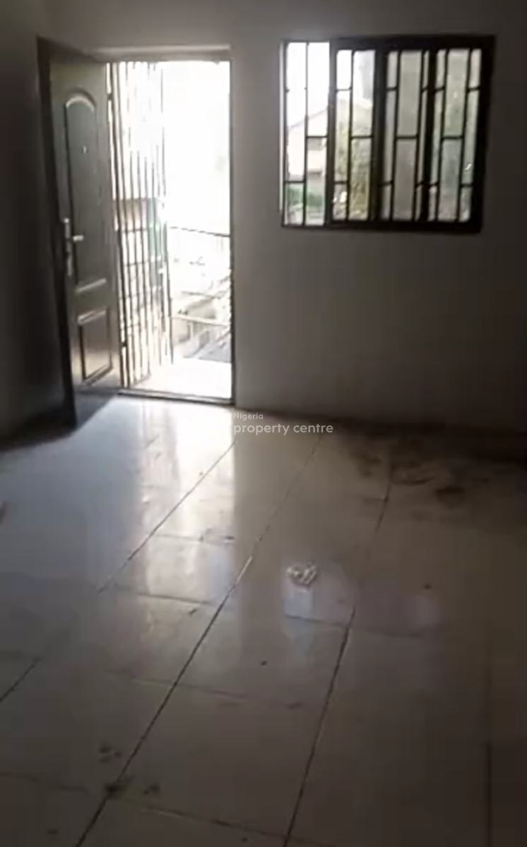 Spacious 2 Bedroom Upstairs Apartment { Video}, Thomas Estate, Ajah, Lagos, Flat / Apartment for Rent