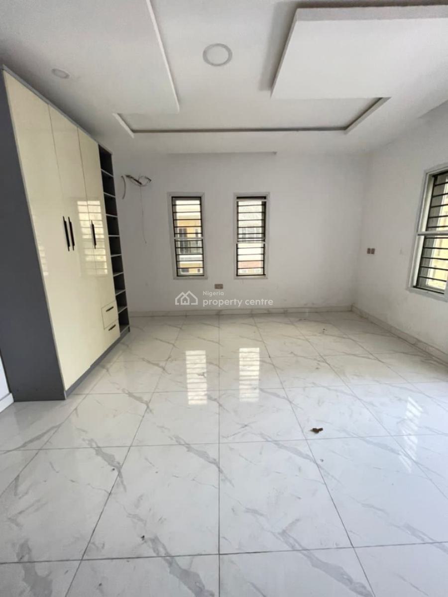 2 Bedroom Apartment with Pool and Bq, Lekki Phase 1, Lekki, Lagos, Flat / Apartment for Sale