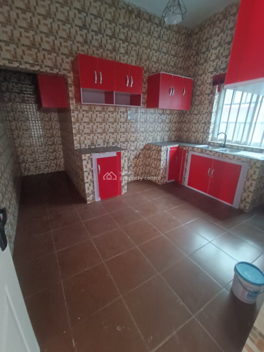 3 Bedroom Flat (4 Tenant in Compound), Lagos Business School, Sangotedo, Ajah, Lagos, Flat / Apartment for Rent