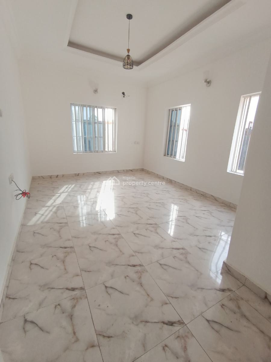 3 Bedroom Flat (4 Tenant in Compound), Lagos Business School, Sangotedo, Ajah, Lagos, Flat / Apartment for Rent