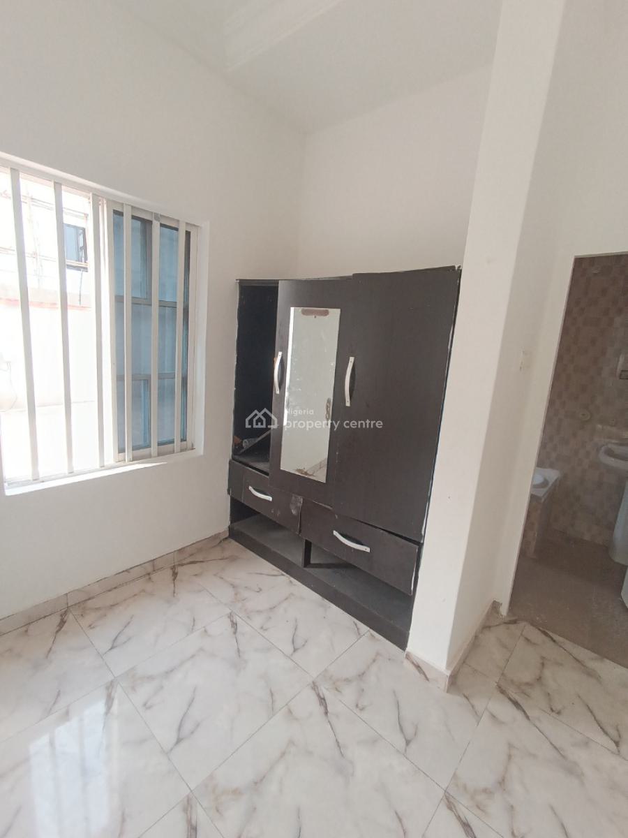 3 Bedroom Flat (4 Tenant in Compound), Lagos Business School, Sangotedo, Ajah, Lagos, Flat / Apartment for Rent