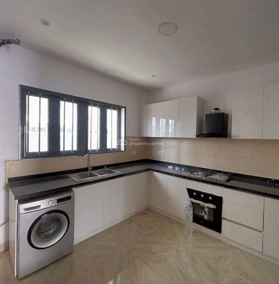 Massively Spacious 4-bedroom Terrace Duplex (serviced), Lekki Phase 1, Lekki, Lagos, Terraced Duplex for Rent