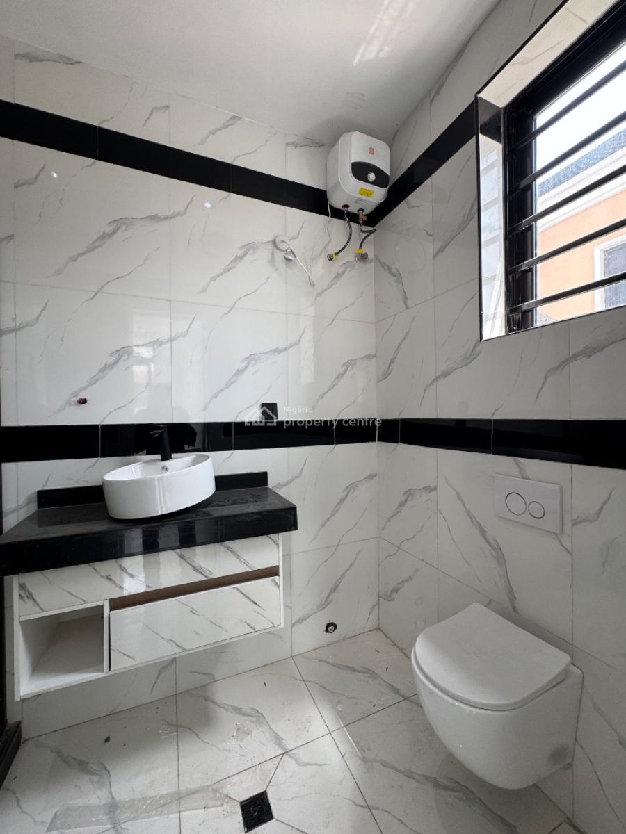 Luxury 2 Bedroom Flat, Freedom Way, Lekki Phase 1, Lekki, Lagos, Flat / Apartment for Sale