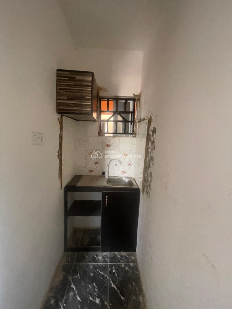 Newly Built Self Contain, Fola Agoro, Yaba, Lagos, Self Contain (single Rooms) for Rent