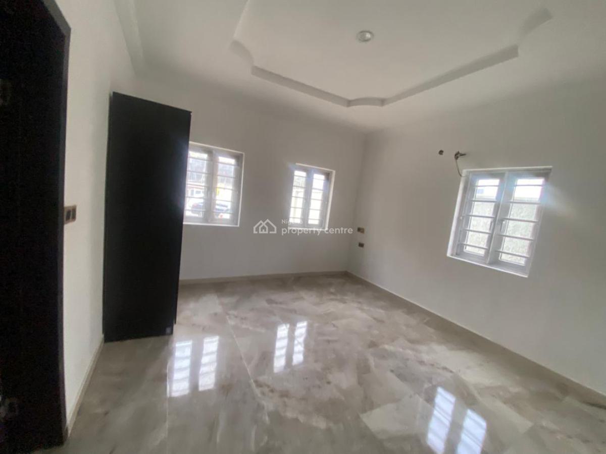 Spacious 3 Bedrooms Flat, Ikeja Gra, Ikeja, Lagos, Flat / Apartment for Rent