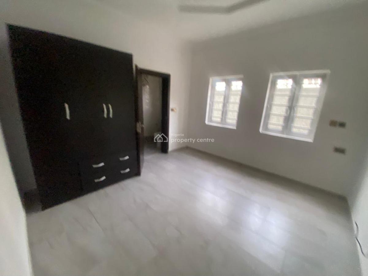 Spacious 3 Bedrooms Flat, Ikeja Gra, Ikeja, Lagos, Flat / Apartment for Rent