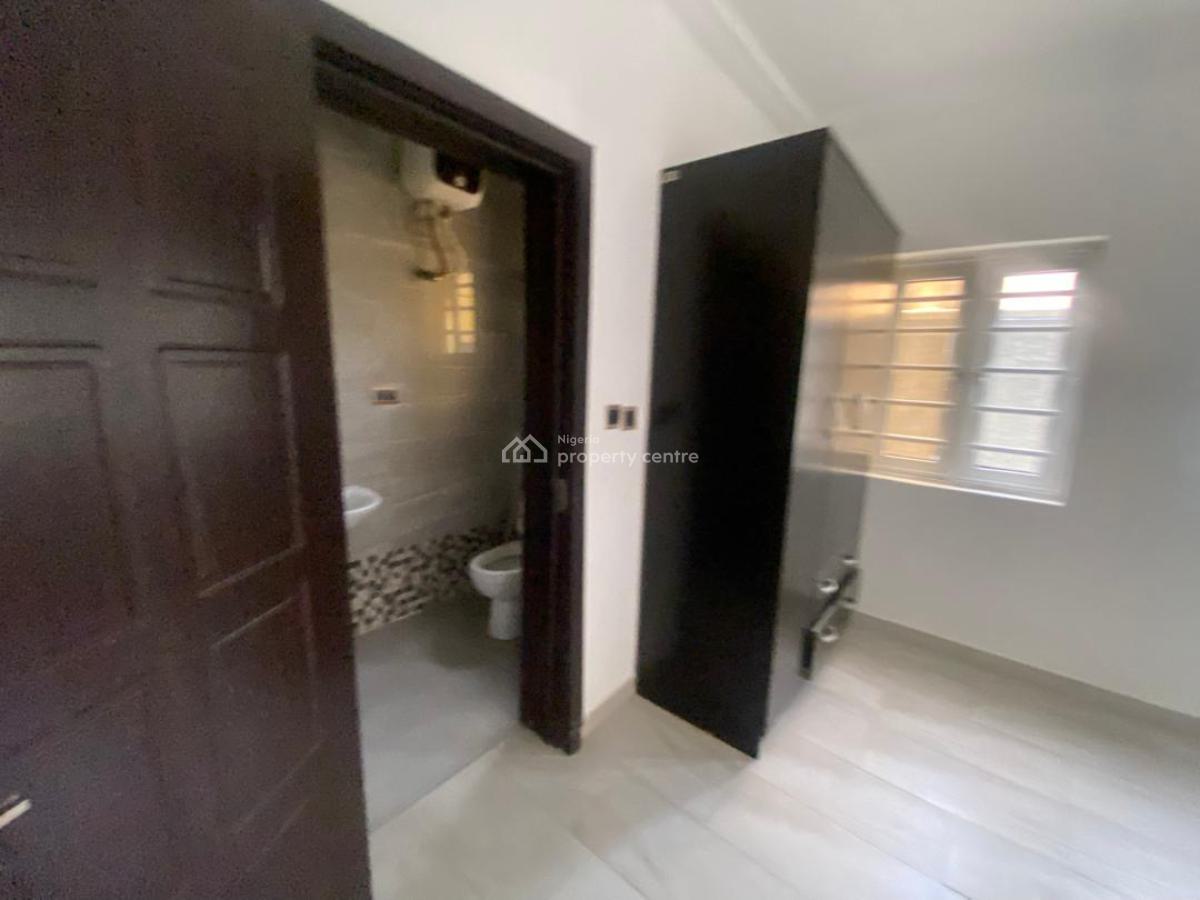 Spacious 3 Bedrooms Flat, Ikeja Gra, Ikeja, Lagos, Flat / Apartment for Rent