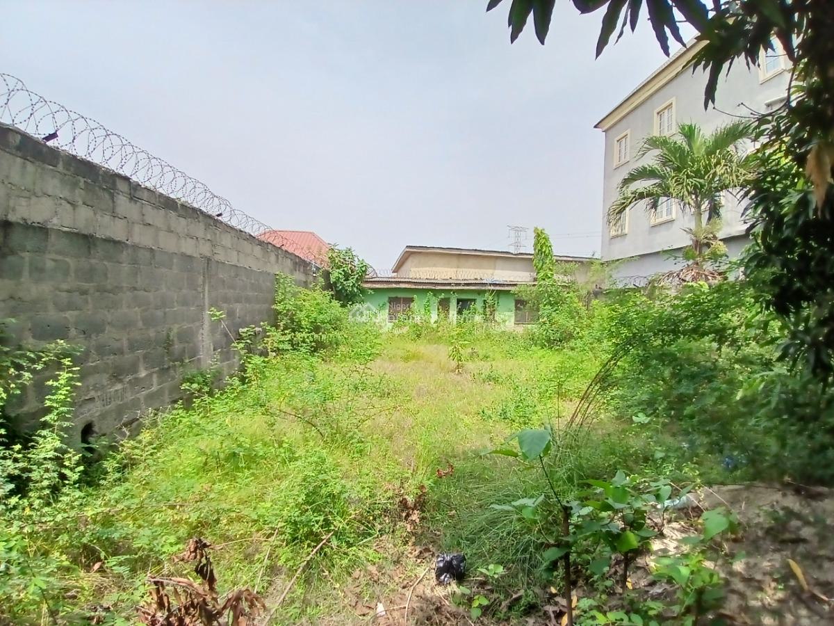 Land Measuring 330sqm with Bungalow, Ado Road, Ajah, Lagos, Detached Bungalow for Sale