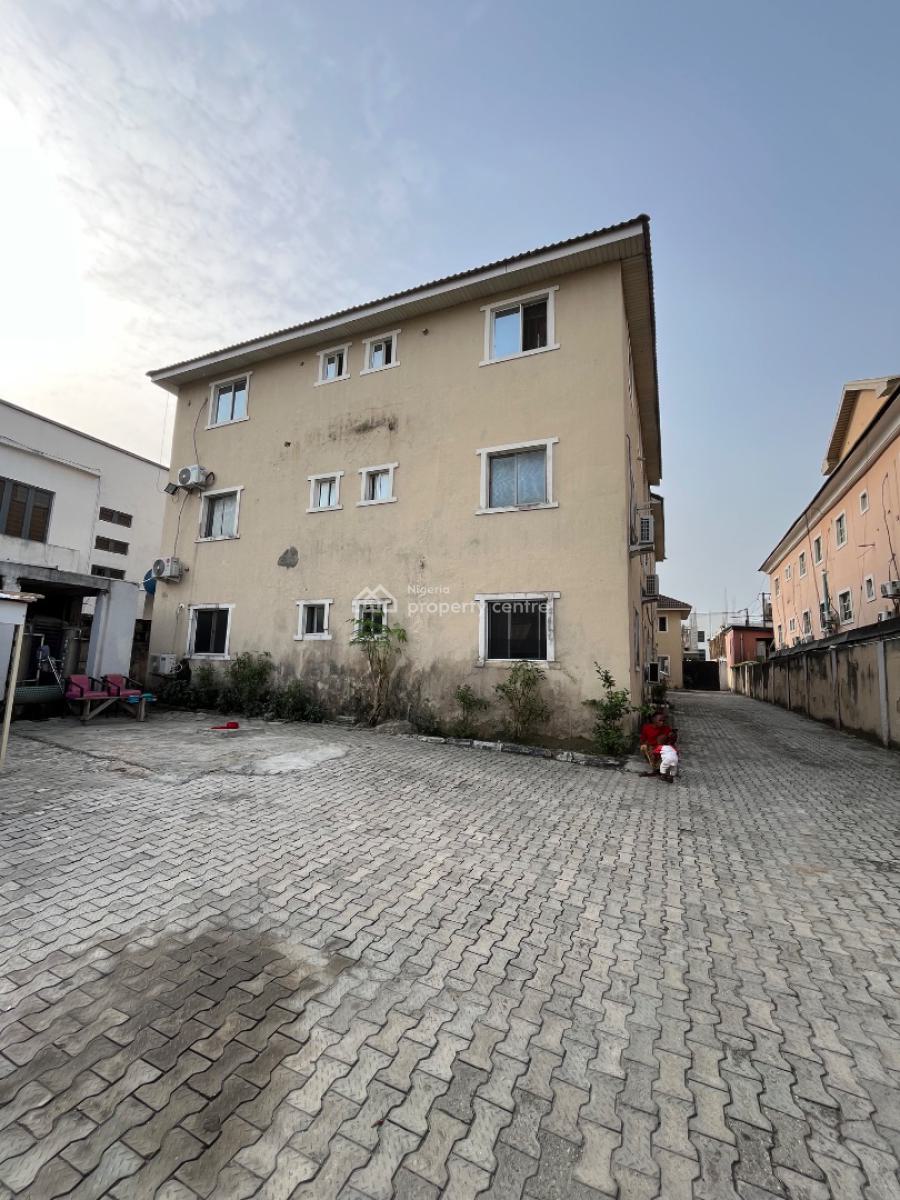 Spacious 3 Bedroom Flat, Ilasan, Ikate, Lekki, Lagos, Flat / Apartment for Rent