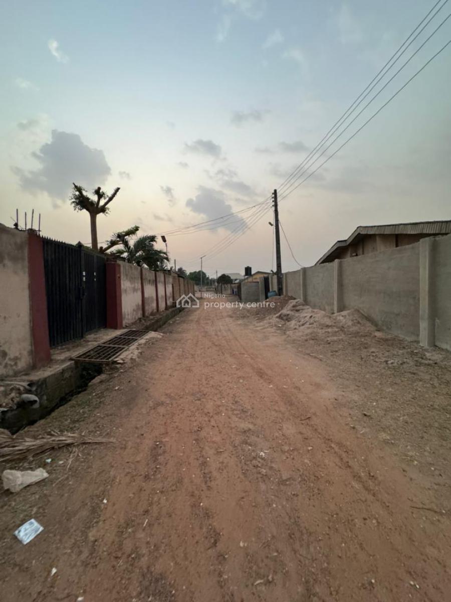 Twin Flat of 2 Bedroom, Omolayo Estate, Ibadan, Oyo, Block of Flats for Sale