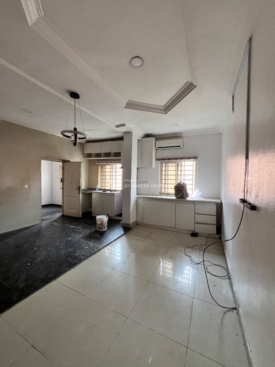 Spacious 2 Bedroom Apartment, Lekki Phase 1, Lekki, Lagos, Flat / Apartment for Rent