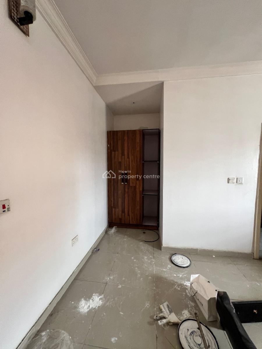 Spacious 2 Bedroom Apartment, Lekki Phase 1, Lekki, Lagos, Flat / Apartment for Rent