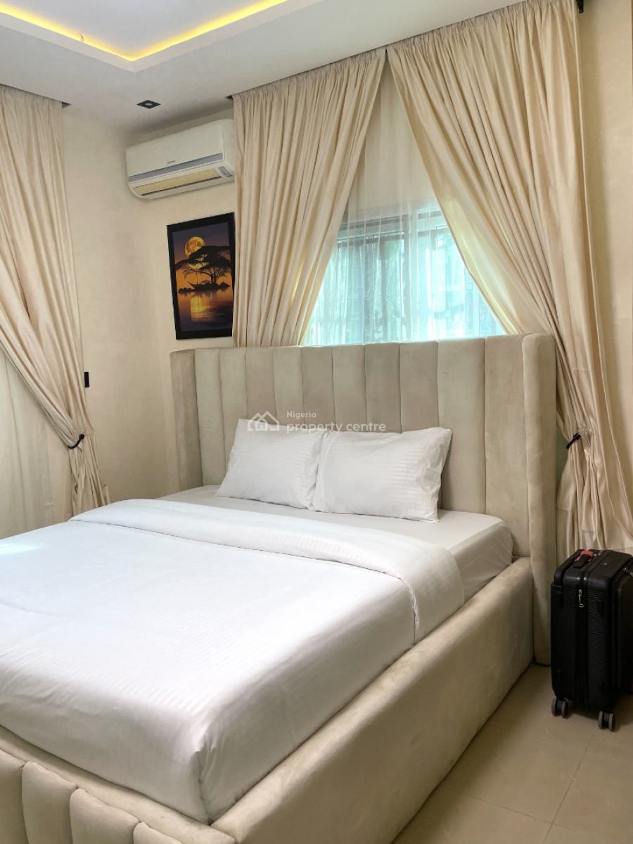 Luxury 2 Bed Apartment in Gwarimpa, 4th Avenue, Gwarinpa, Abuja, Flat / Apartment Short Let