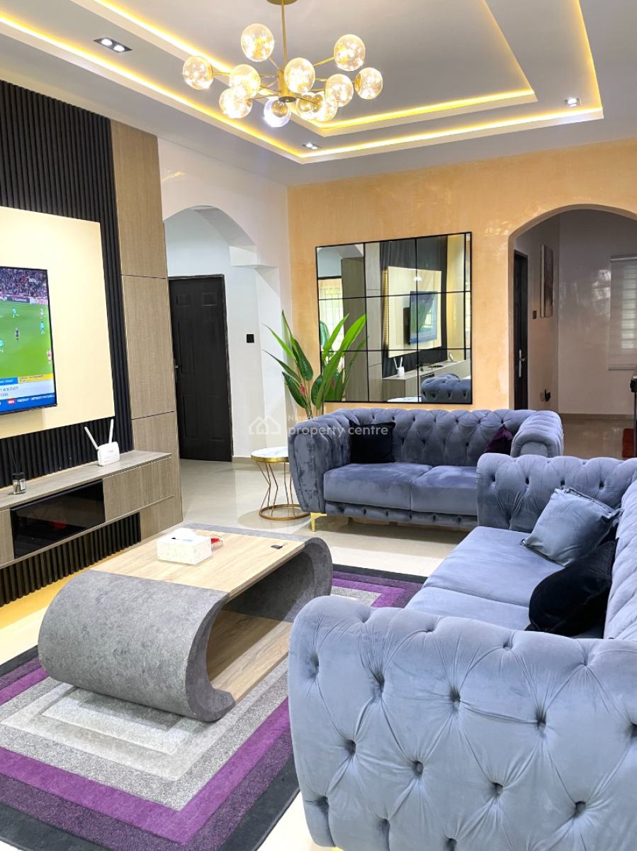 Luxury 2 Bed Apartment in Gwarimpa, 4th Avenue, Gwarinpa, Abuja, Flat / Apartment Short Let