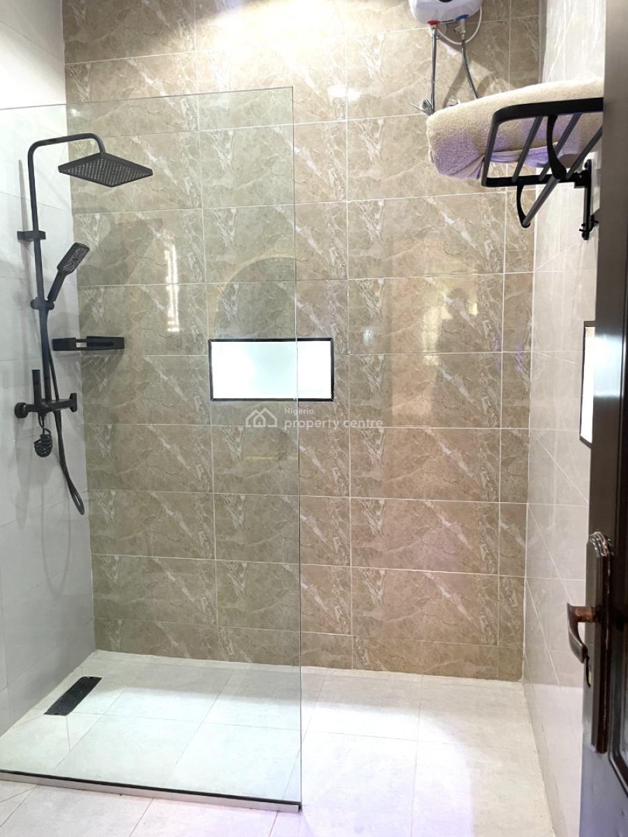 Luxury 2 Bed Apartment in Gwarimpa, 4th Avenue, Gwarinpa, Abuja, Flat / Apartment Short Let