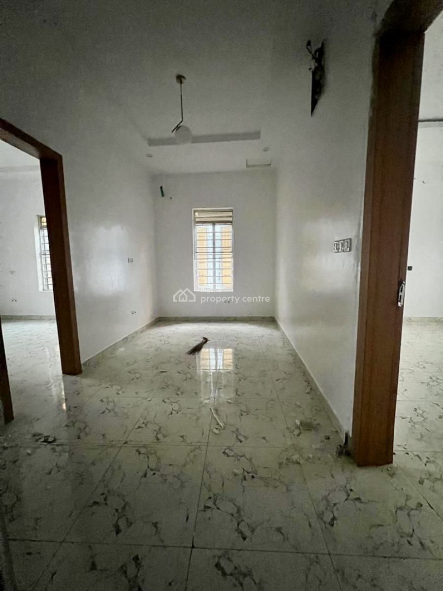 Spacious 4-bedroom Semi-detached Duplex with Bq, Ikota, Lekki, Lagos, Semi-detached Duplex for Rent