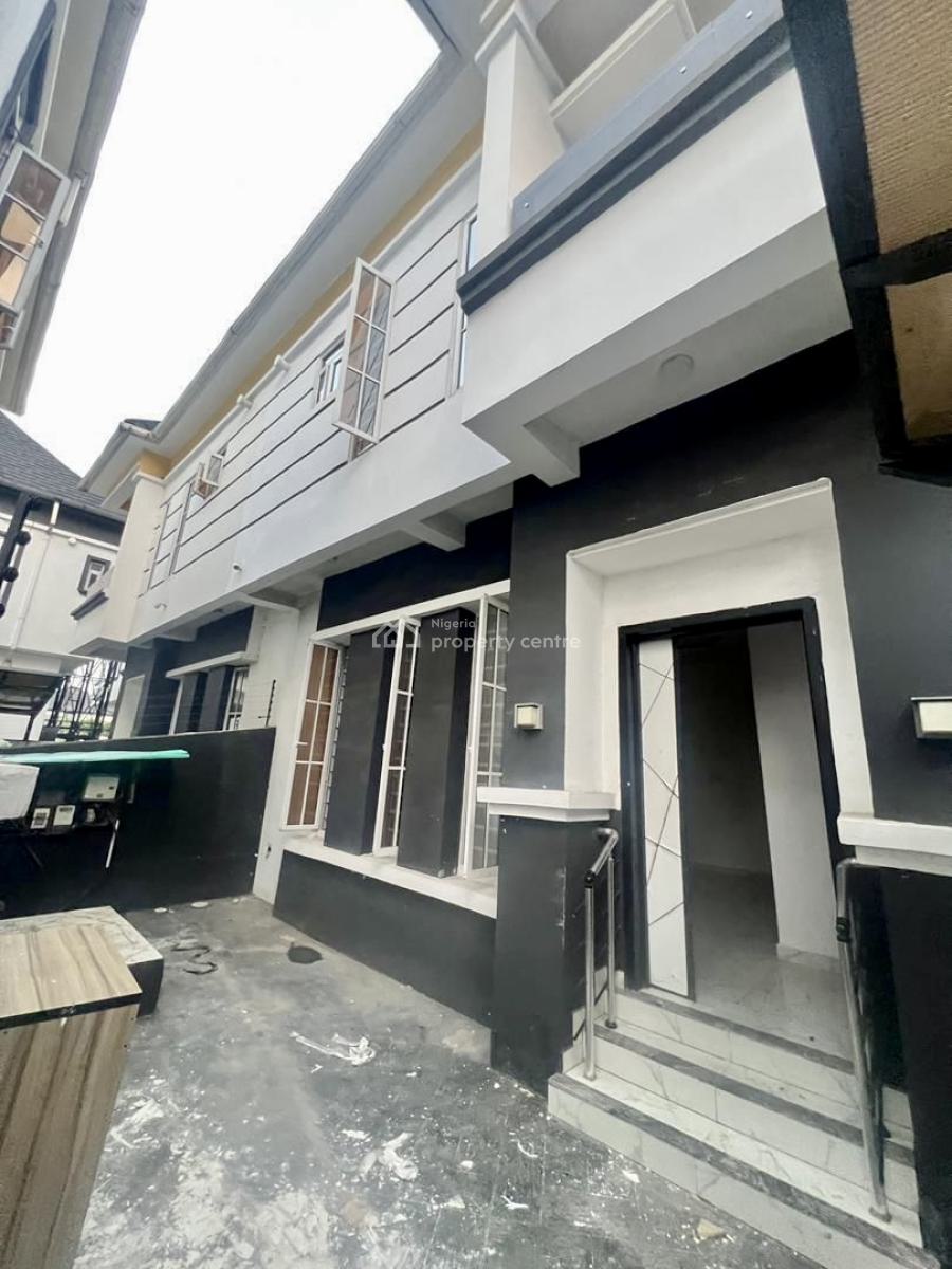 Spacious 4-bedroom Semi-detached Duplex with Bq, Ikota, Lekki, Lagos, Semi-detached Duplex for Rent