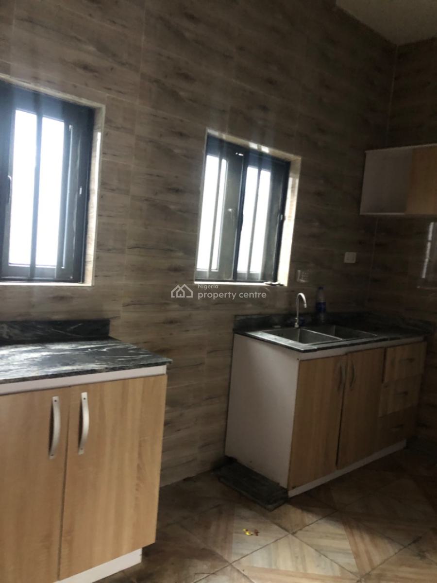 Executive 2 Bedroom Flat, Falolu Street, Ogunlana, Surulere, Lagos, House for Rent