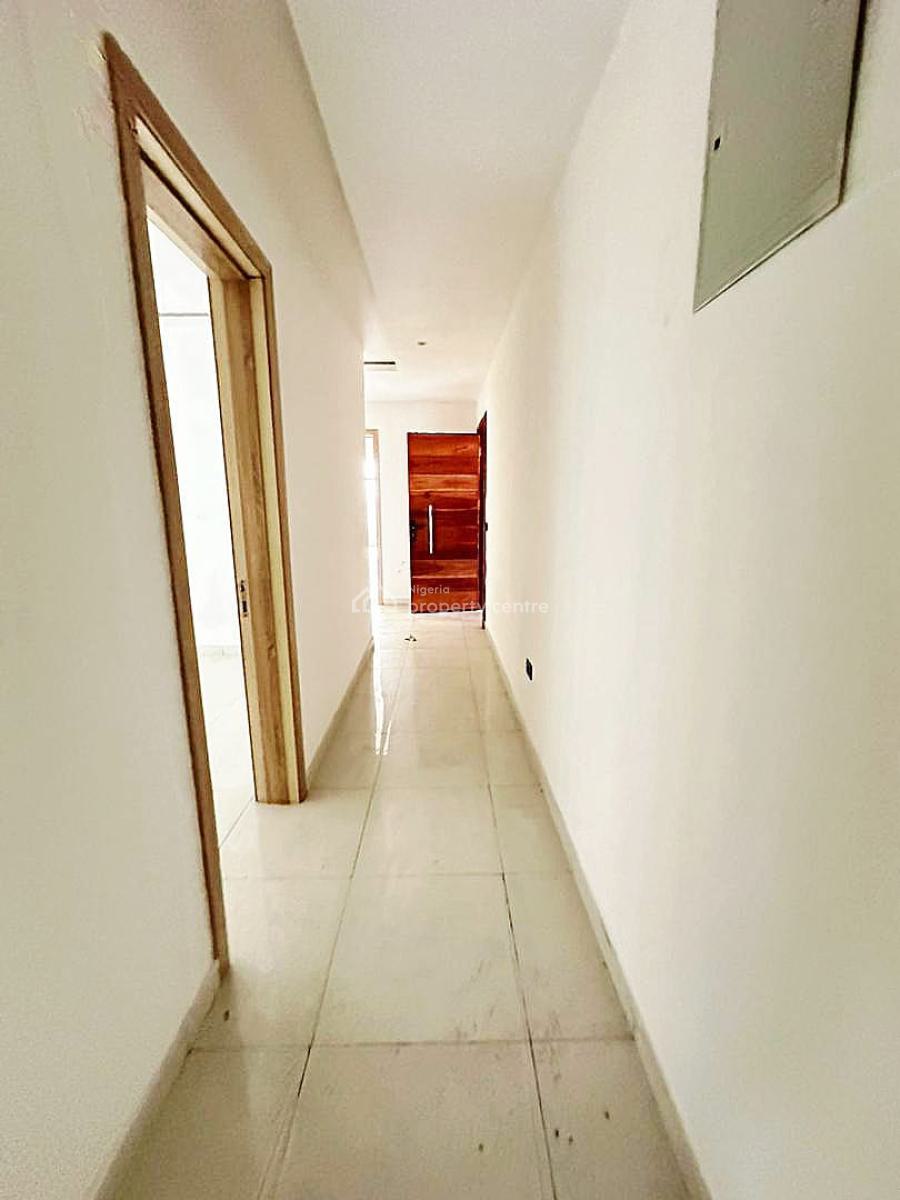 Well-designed 3 Bedroom Apartment, Lekki Phase 1, Lekki, Lagos, Flat / Apartment for Sale