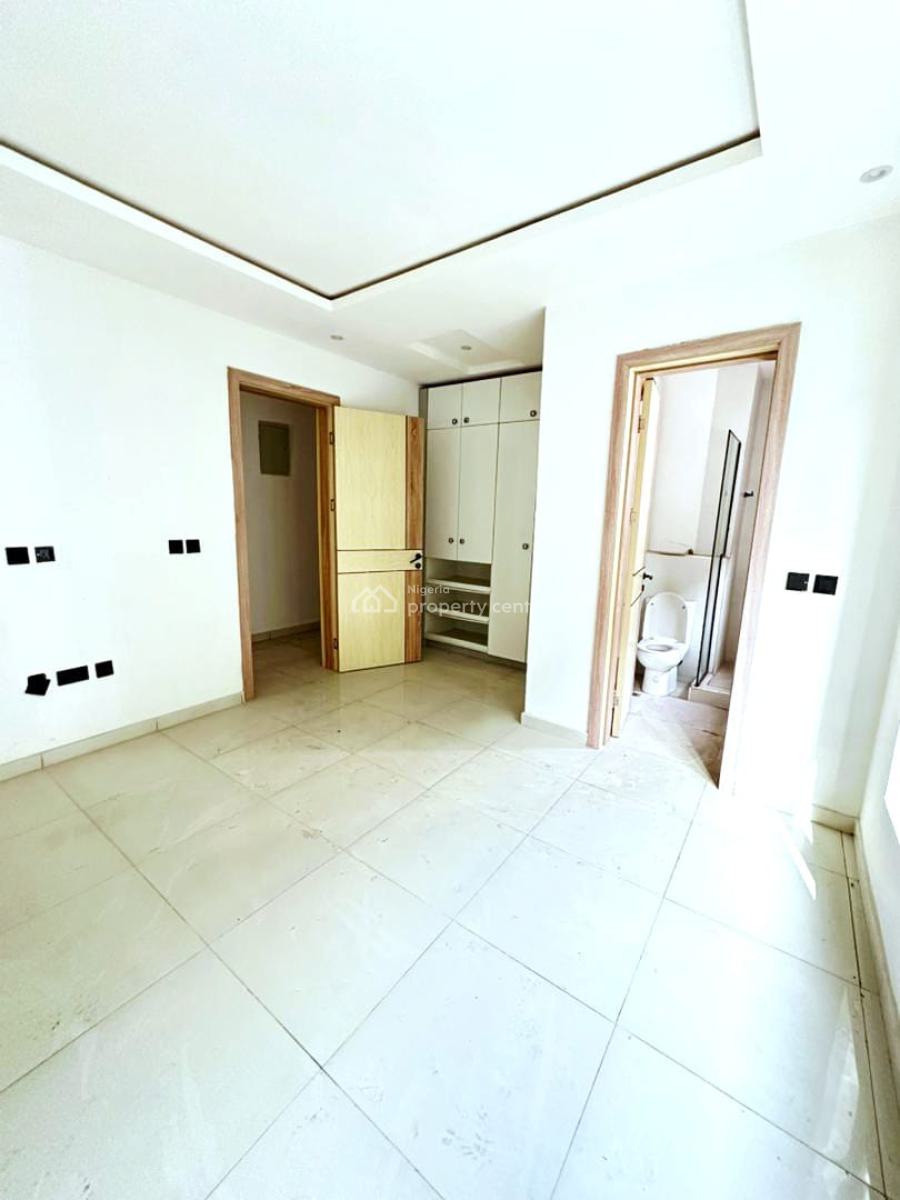 Well-designed 3 Bedroom Apartment, Lekki Phase 1, Lekki, Lagos, Flat / Apartment for Sale