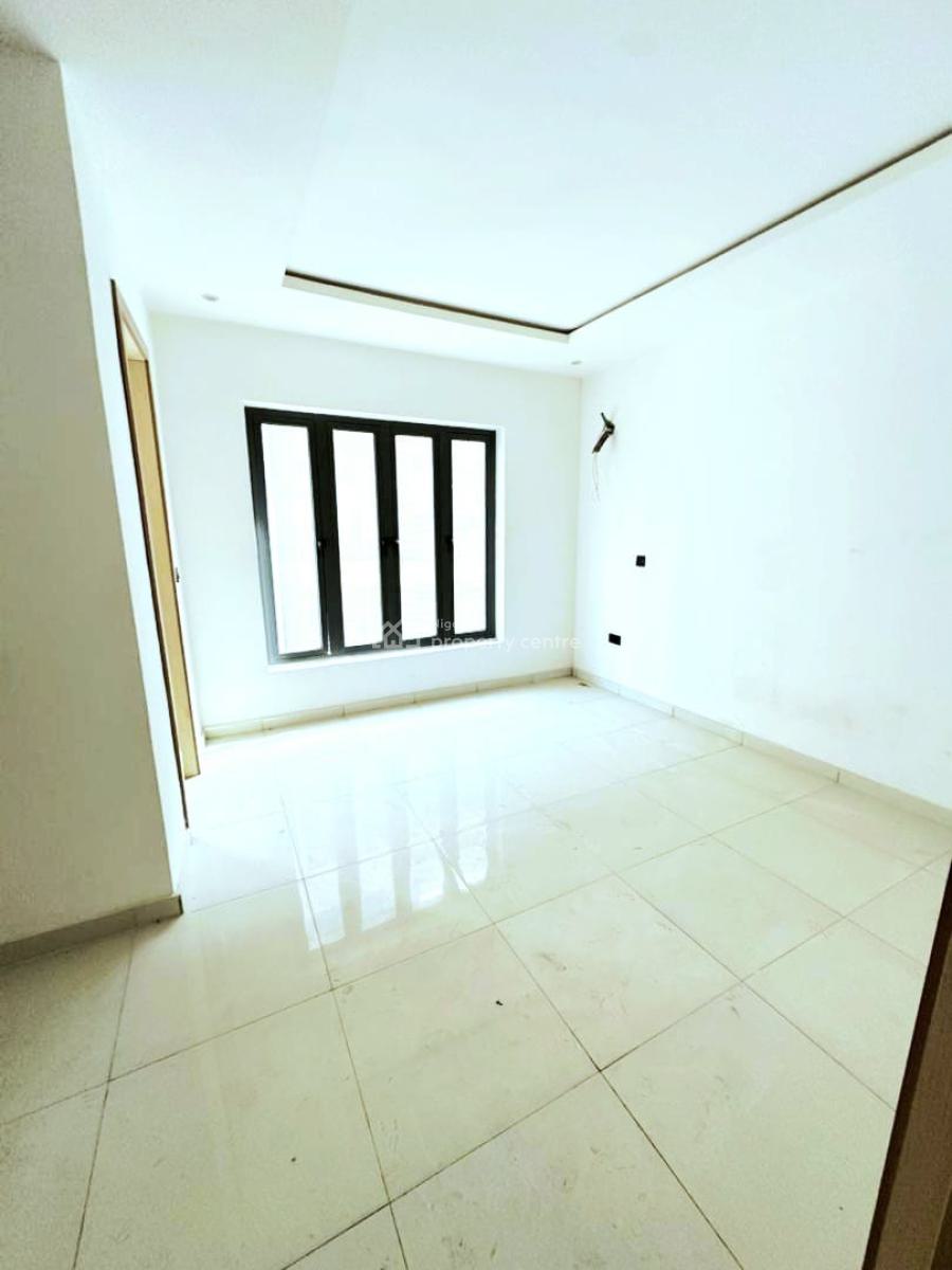 Well-designed 3 Bedroom Apartment, Lekki Phase 1, Lekki, Lagos, Flat / Apartment for Sale