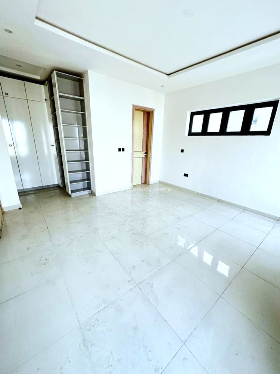 Well-designed 3 Bedroom Apartment, Lekki Phase 1, Lekki, Lagos, Flat / Apartment for Sale