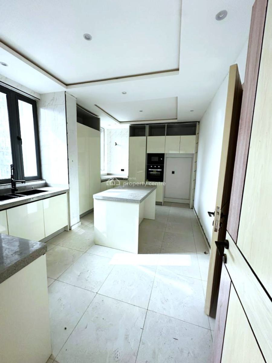 Well-designed 3 Bedroom Apartment, Lekki Phase 1, Lekki, Lagos, Flat / Apartment for Sale