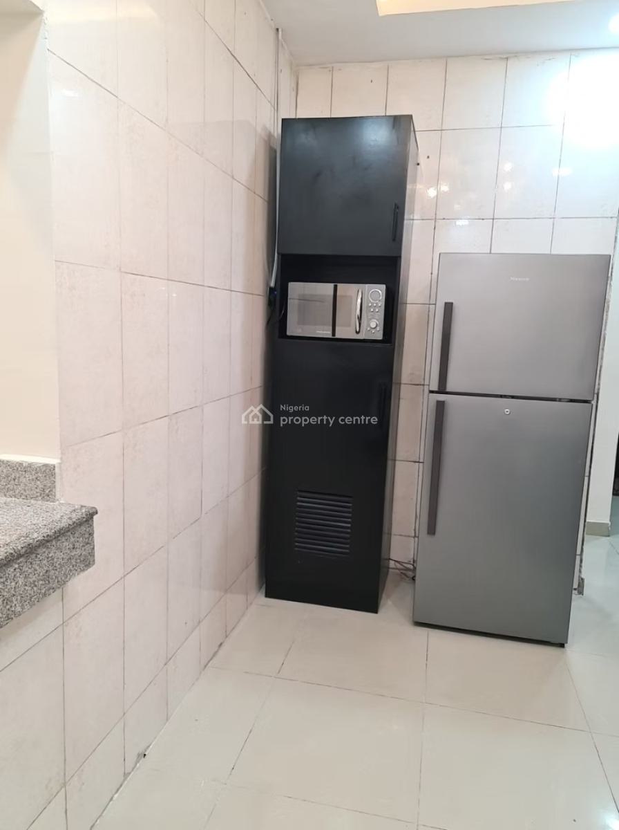 Nicely Furnished 3 Bedrooms Apartment, Osapa, Lekki, Lagos, Flat / Apartment Short Let