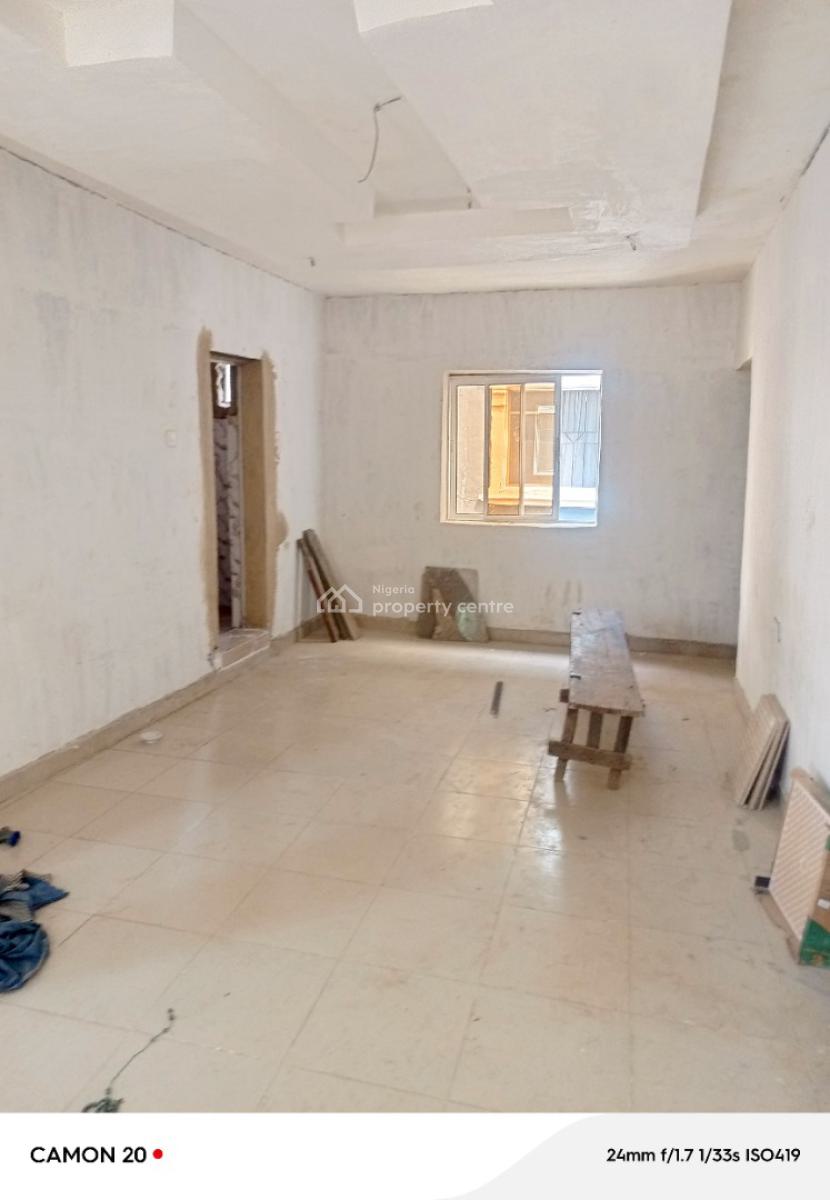 a Very Decent 2 Bedroom Flat Upstairs, Surulere, Lagos, Flat / Apartment for Rent