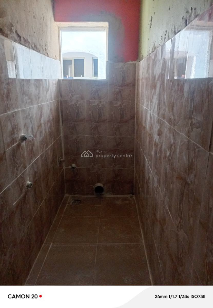 a Very Decent 2 Bedroom Flat Upstairs, Surulere, Lagos, Flat / Apartment for Rent
