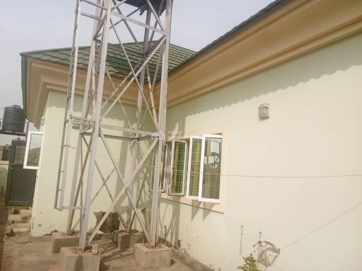 Standard 4 Bedroom Penthouse with 1 Bedroom Bq, Trademore Estate Phase 1, Lugbe District, Abuja, Detached Duplex for Sale