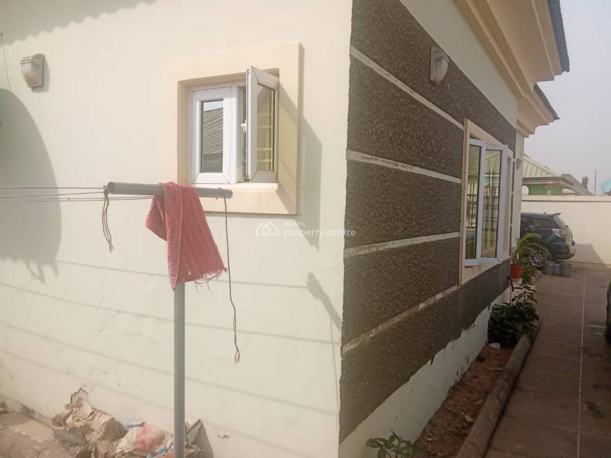 Standard 4 Bedroom Penthouse with 1 Bedroom Bq, Trademore Estate Phase 1, Lugbe District, Abuja, Detached Duplex for Sale