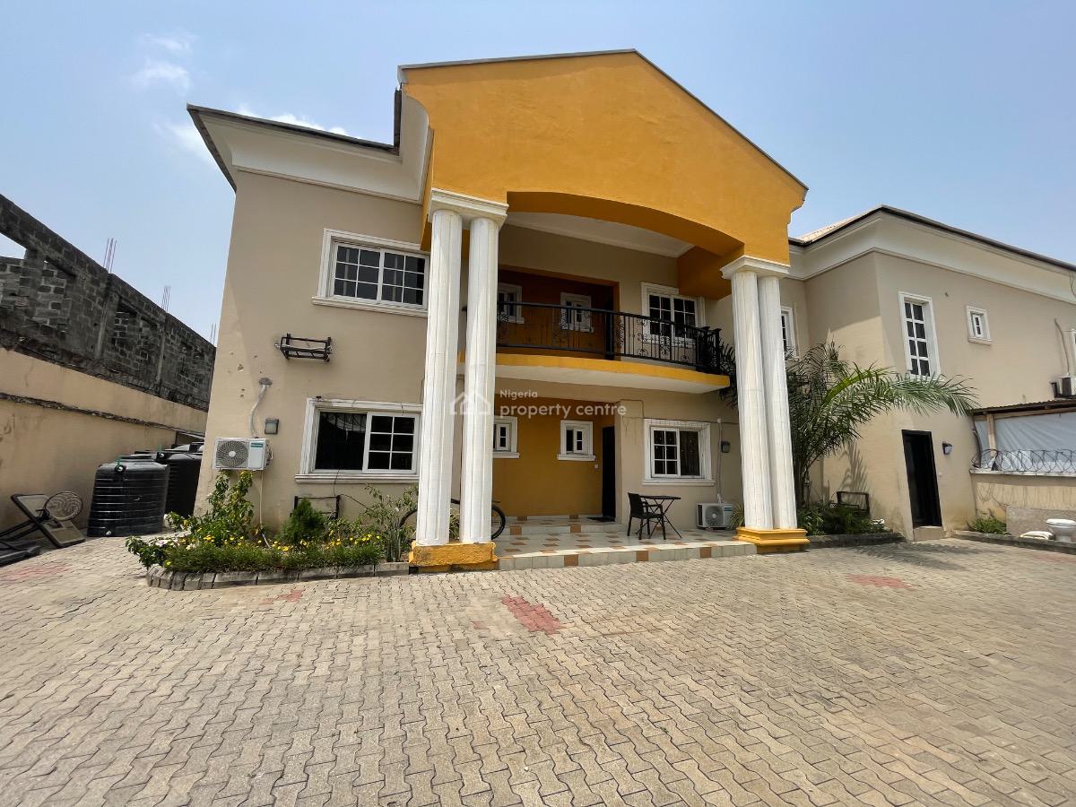 Newly Renovated 3-bedroom Flat, Lekki Right By Pinnacle, Lekki Phase 1, Lekki, Lagos, Flat / Apartment for Rent
