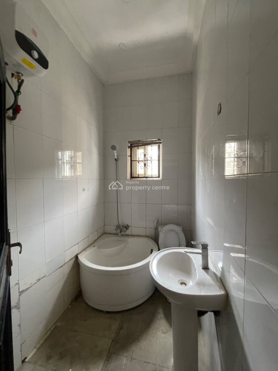 Newly Renovated 3-bedroom Flat, Lekki Right By Pinnacle, Lekki Phase 1, Lekki, Lagos, Flat / Apartment for Rent