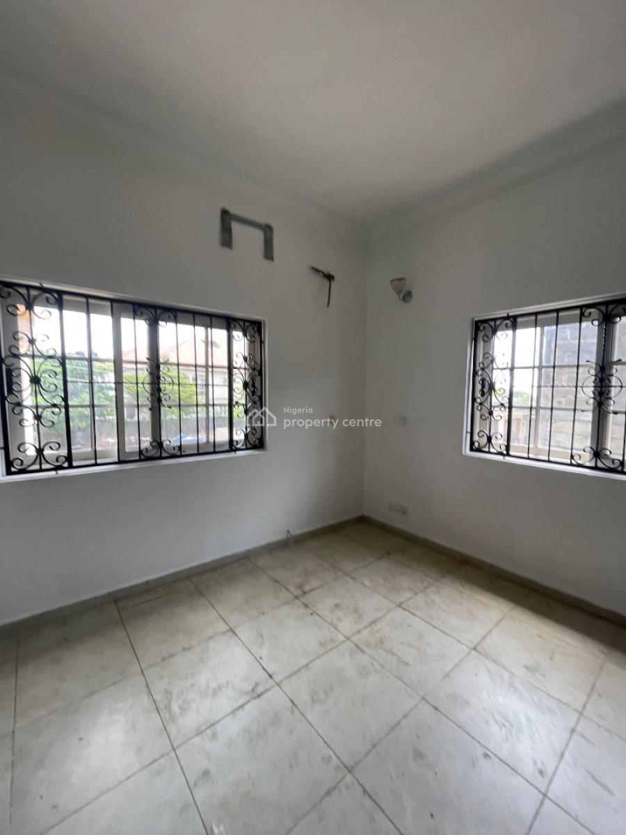 Newly Renovated 3-bedroom Flat, Lekki Right By Pinnacle, Lekki Phase 1, Lekki, Lagos, Flat / Apartment for Rent